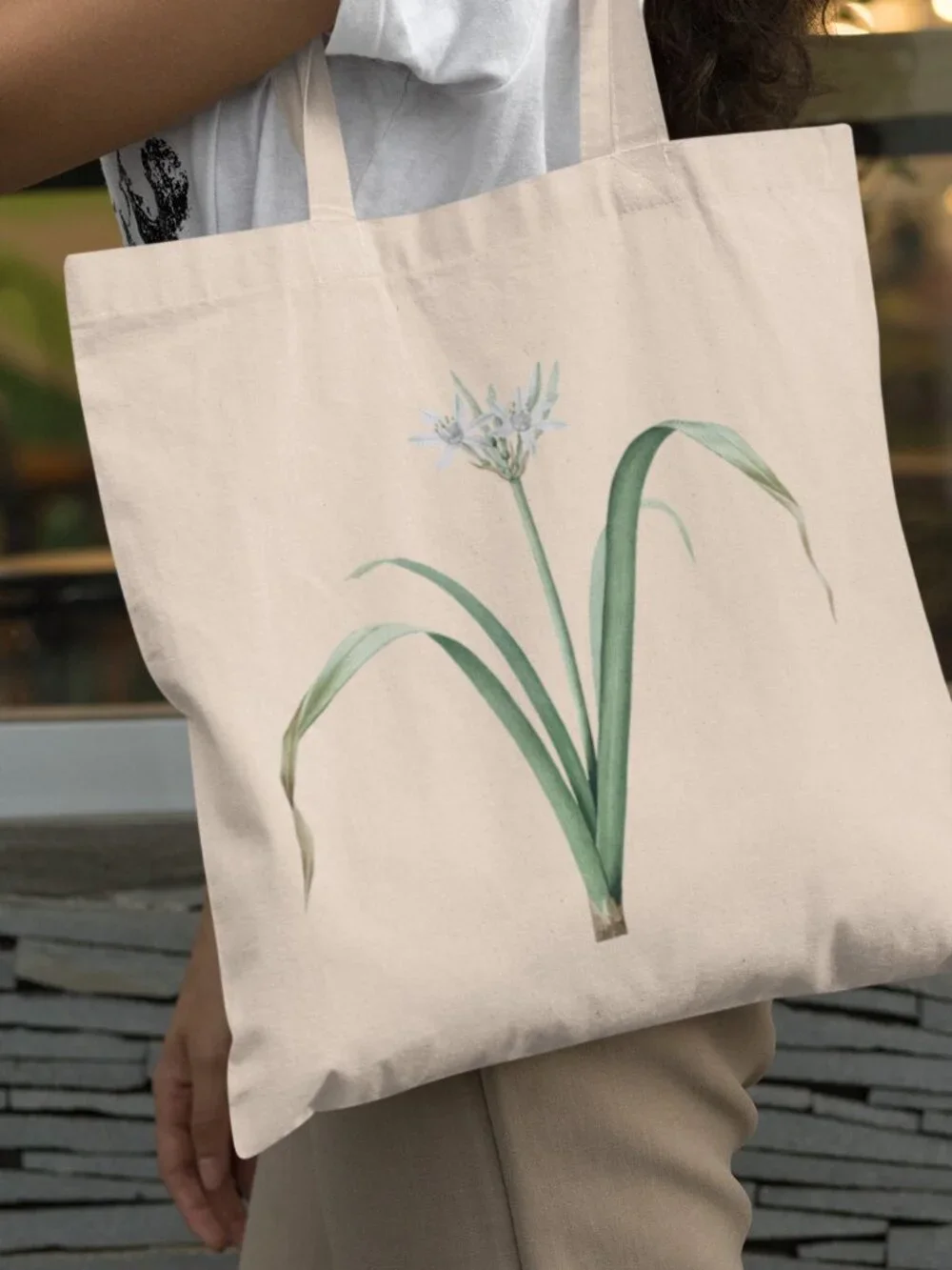 Small-Flowered Pancratium Vintage Floral Print Graphic Canvas Tote Bag